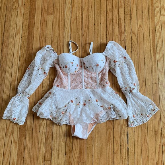 Chicwish One Piece Lace Floral Swimsuit/Bodysuit - Picture 3 of 3